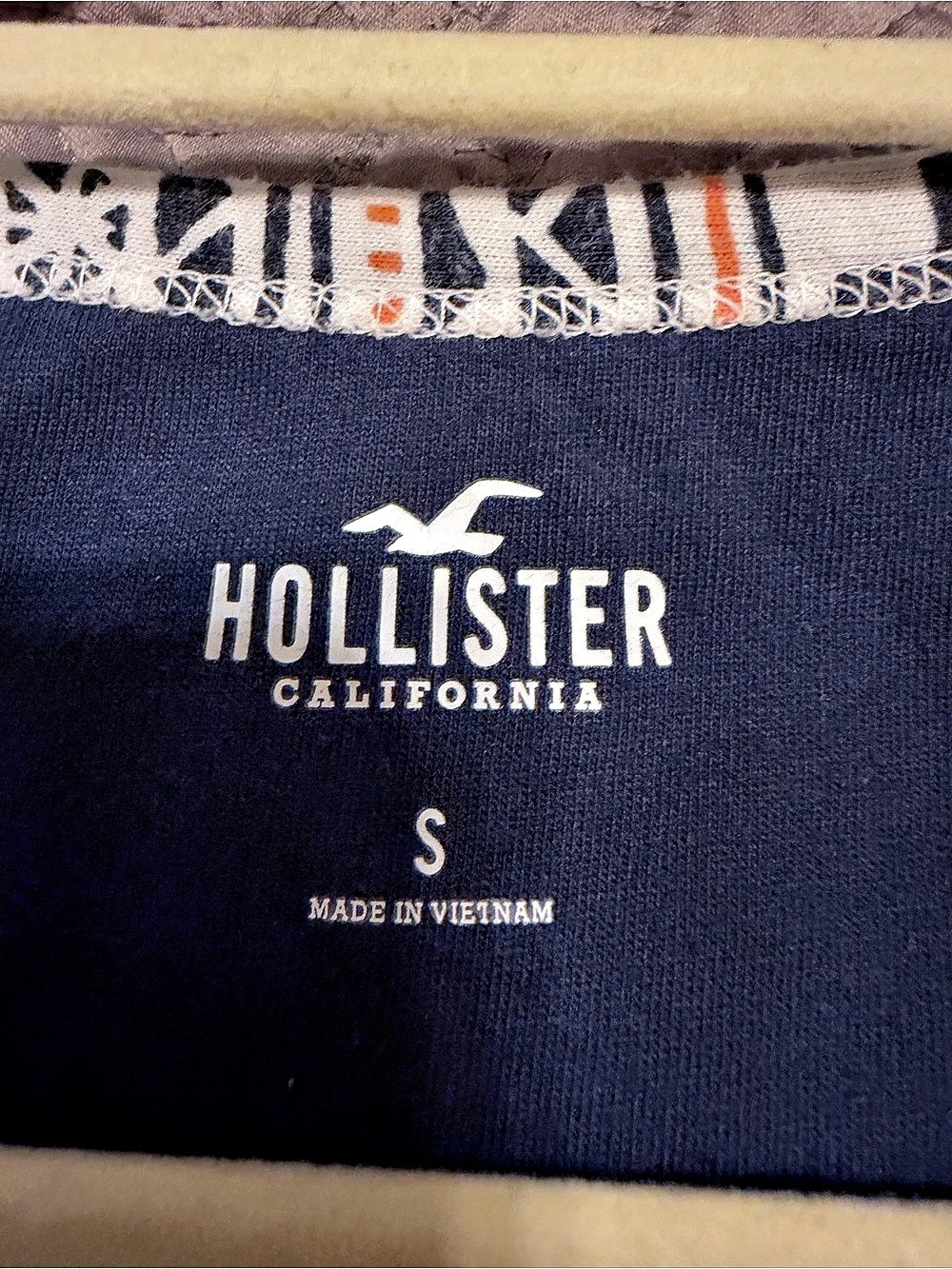 Hollister Men’s Geometric Tank Top in Blue & White Size Small Like new - Picture 3 of 3